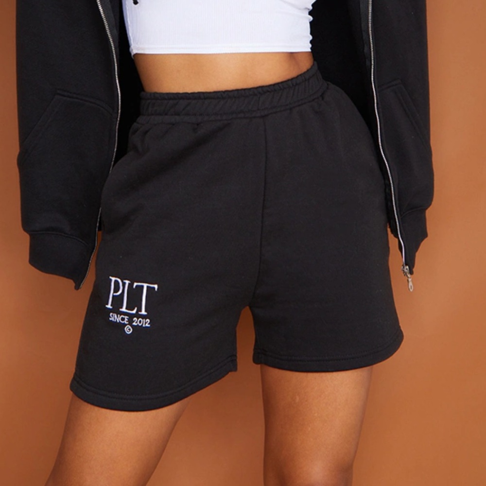 PrettyLittleThing Black Established Graphic Sweat Shorts